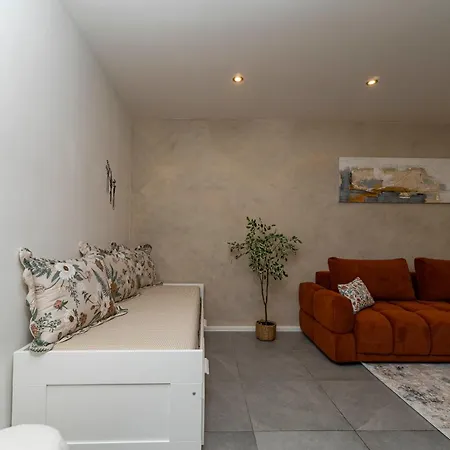 Stylish Modern With Winter Terrace Apartment *